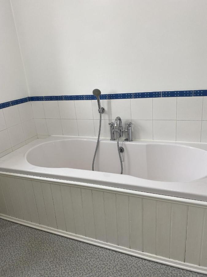Stansted Airport Guest Rooms Hallingbury Eksteriør billede